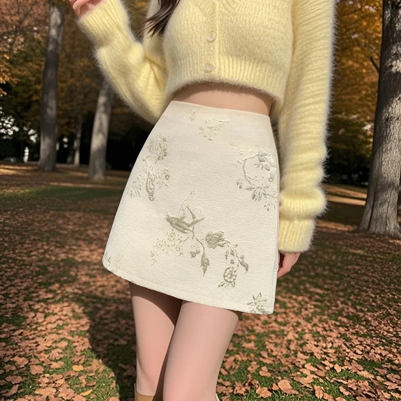 拉夏贝尔复古国风刺绣半身裙女秋季新款高腰气质显瘦a字包臀短裙