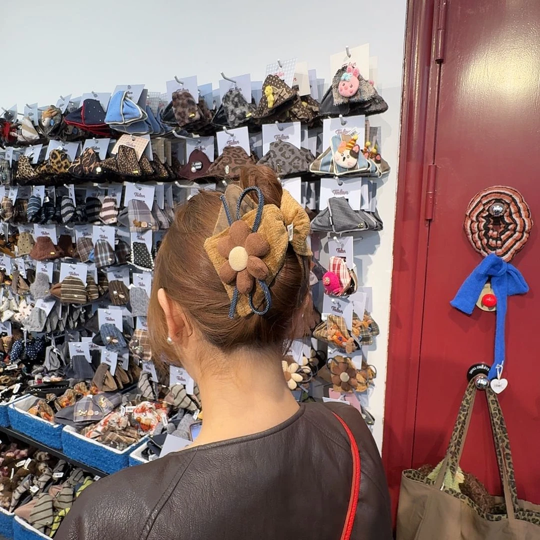 深棕色三角抓哦哦哦哦