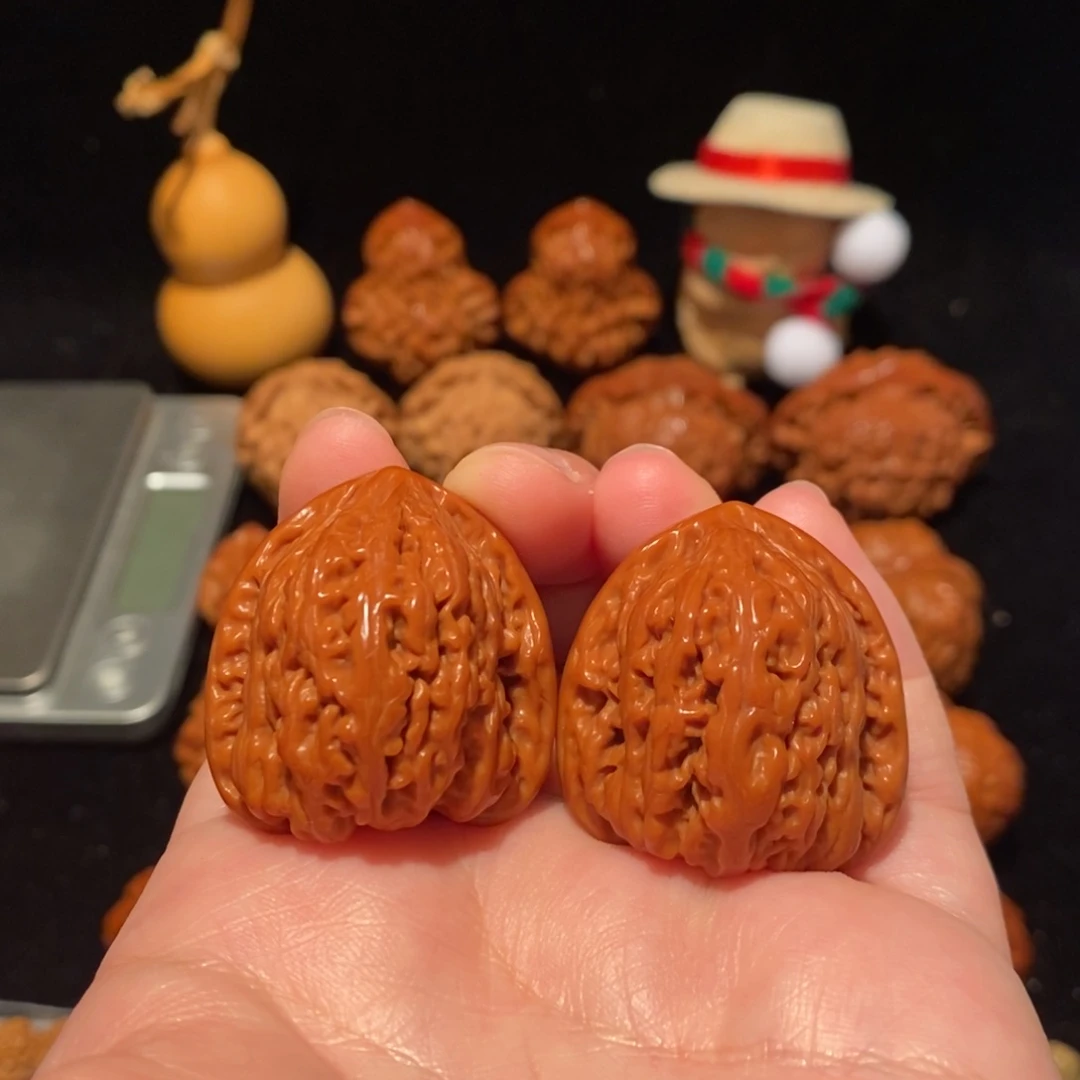 文玩核桃把件32尺红宝石496