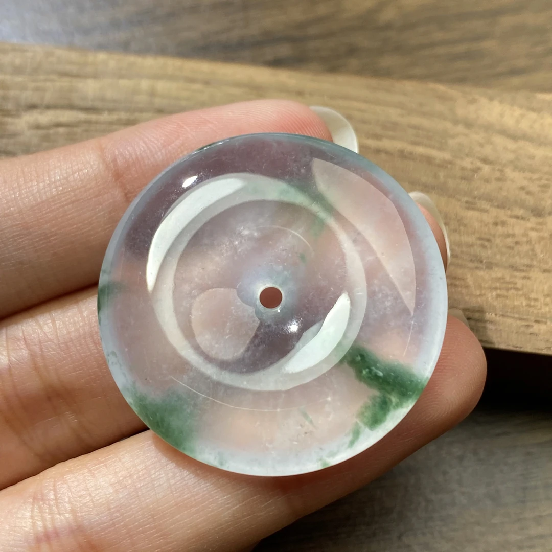 天然缅甸A货翡翠平安扣高冰飘绿花白透大扣子吊坠尺寸：34.6-6.3