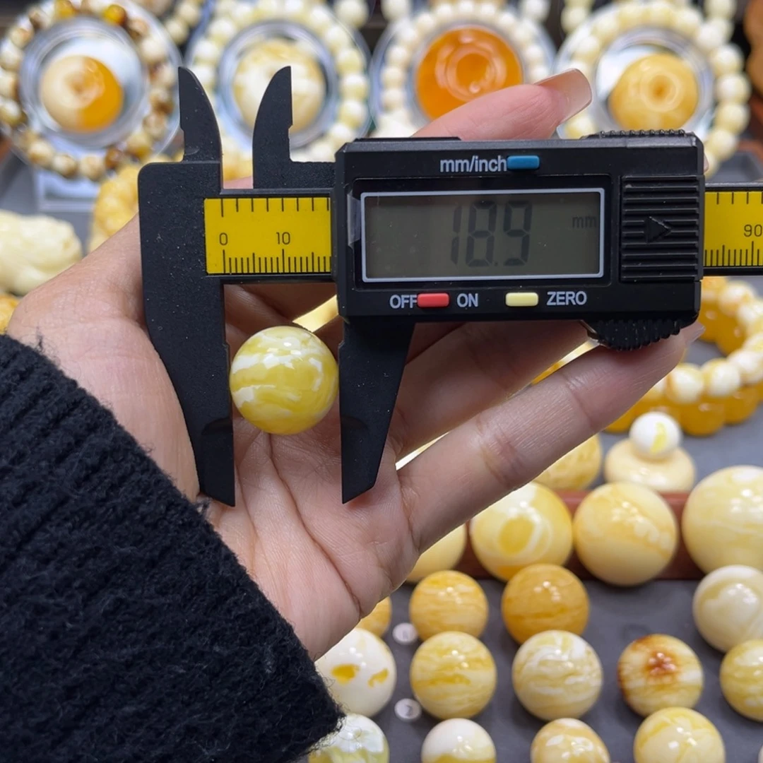 琥珀未镶嵌手串……