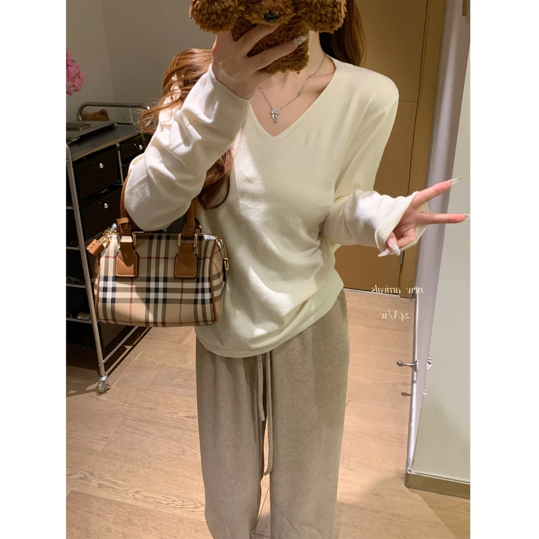 孕妇装针织衫V领长袖打底衫女春秋宽松气质内搭通勤风毛衣T恤洋气