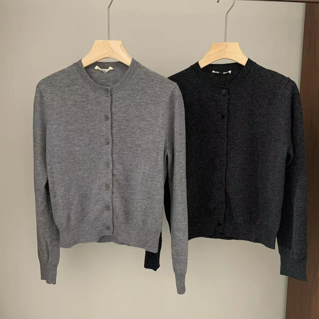 春季简约百搭针织开衫