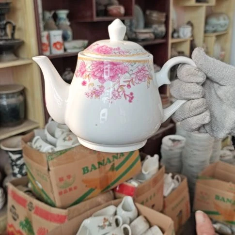 库存微瑕多孔茶壶