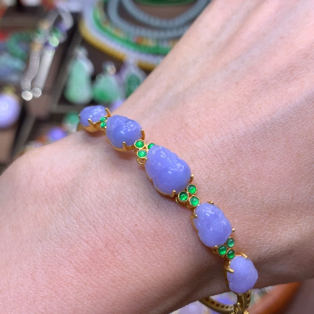 翡翠18K金镶嵌颈饰