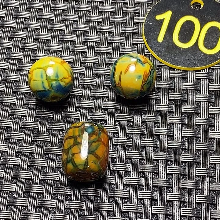 实***点玛瑙/玉髓未镶嵌颈饰