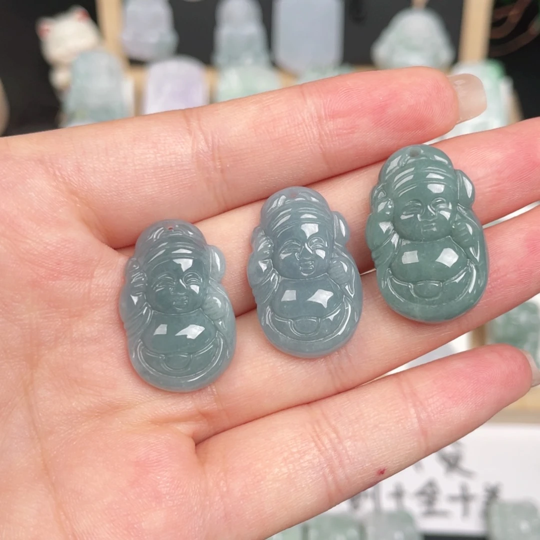 翡翠未镶嵌颈饰财神（多样性发其一）