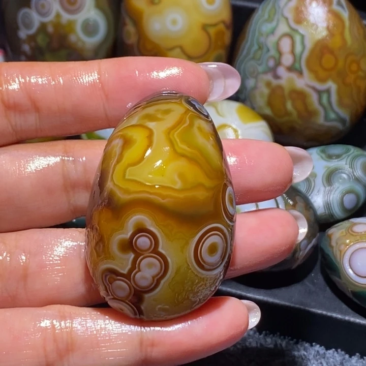 玛瑙/玉髓未镶嵌珠宝奇石46