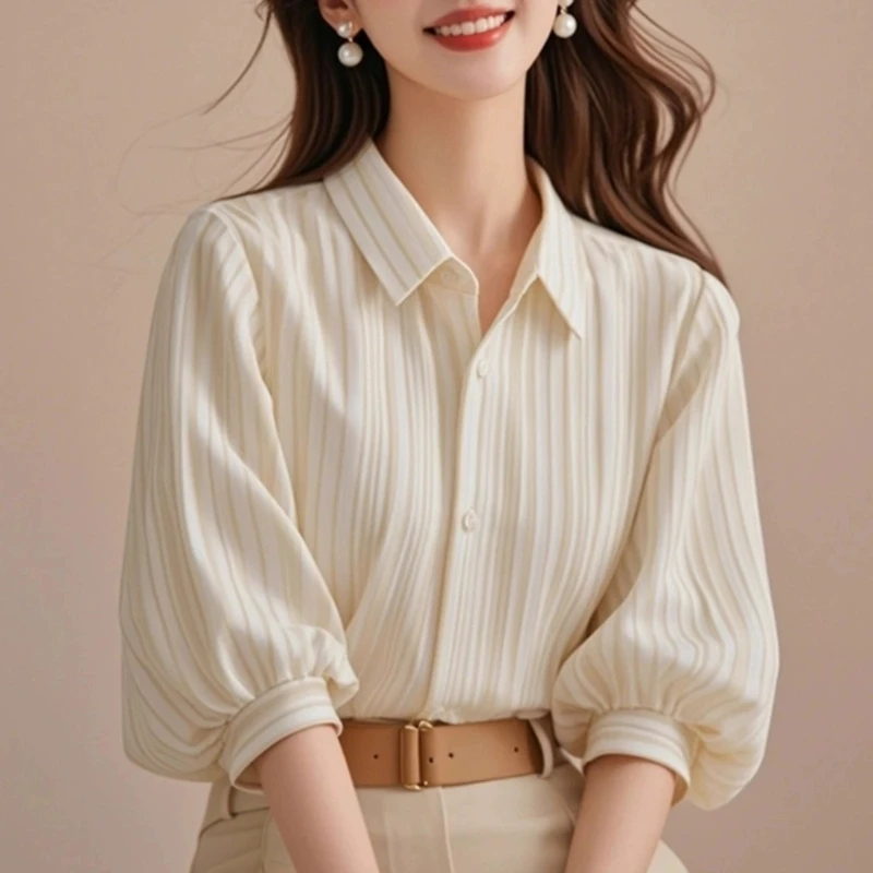 今年流行杏色条纹灯笼袖衬衫2025夏季高级感轻奢减龄洋气短袖衬衣