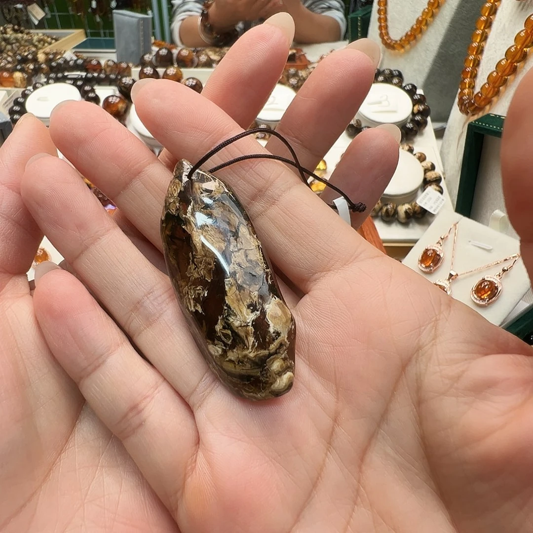 一***华琥珀未镶嵌裸石抚顺琥珀随型