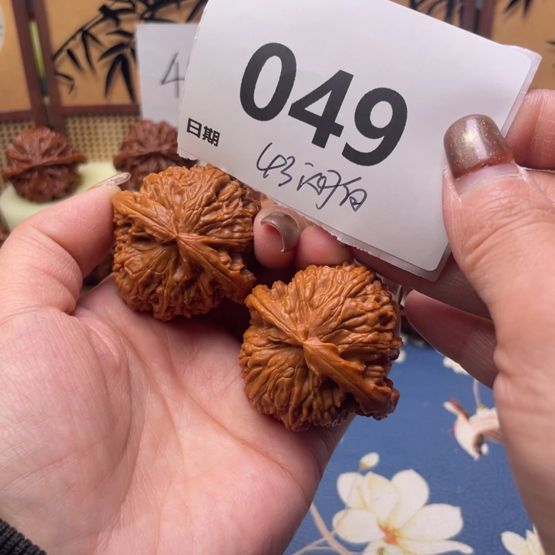 文玩核桃把件49号43闷白