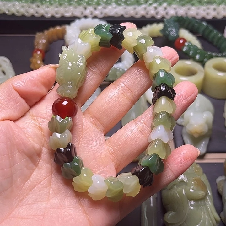 西***马和田玉未镶嵌挂件