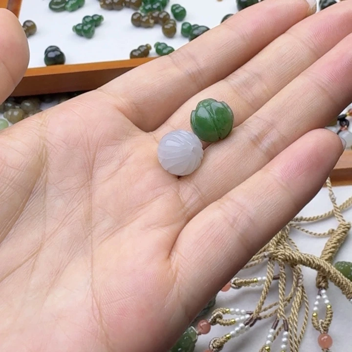 萌***萌和田玉未镶嵌挂件