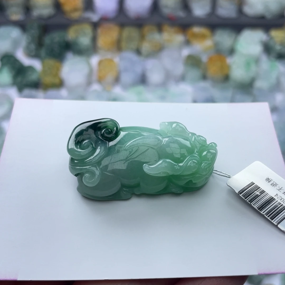 翡翠颈饰未镶嵌最**价貔貅