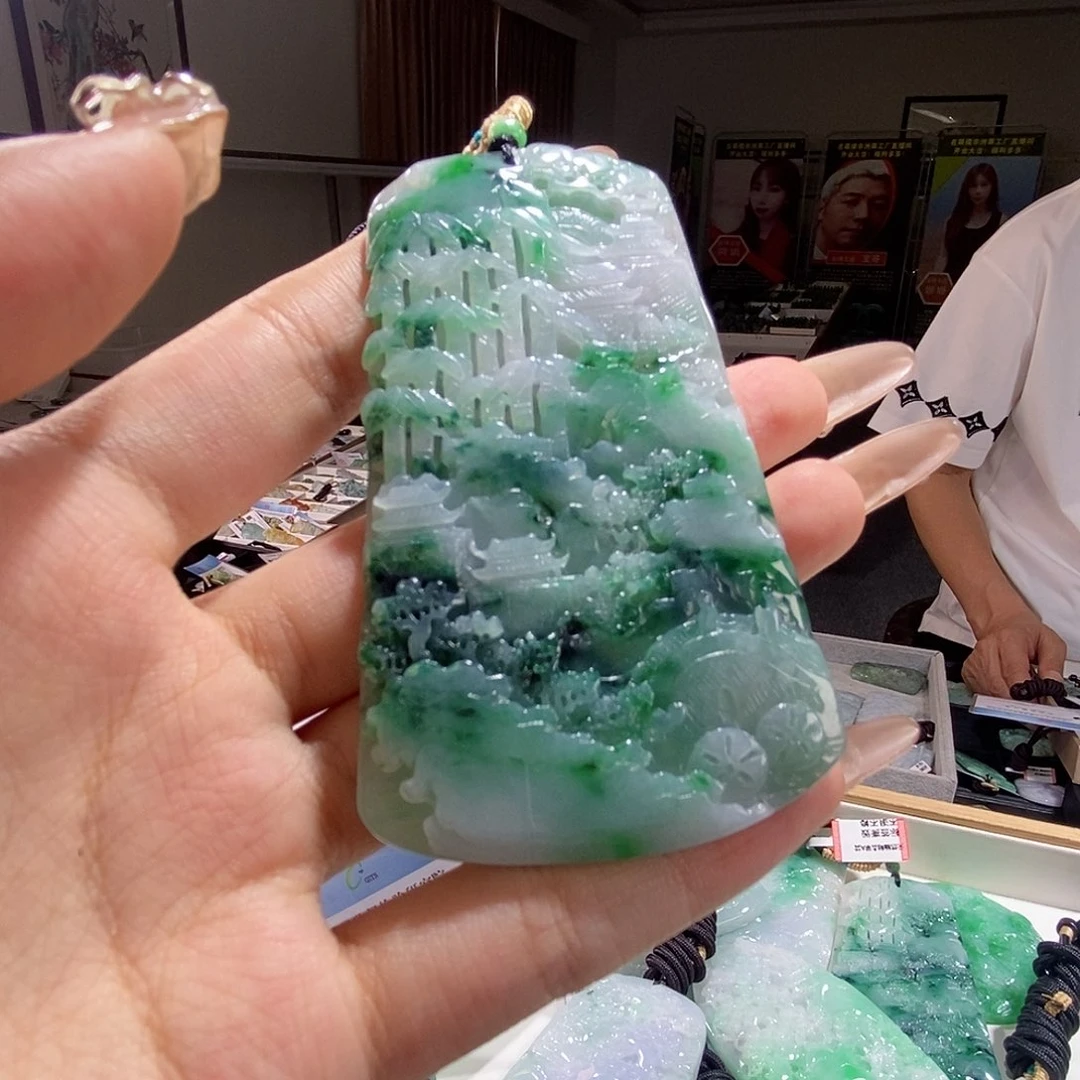 翡翠未镶嵌颈饰翡翠