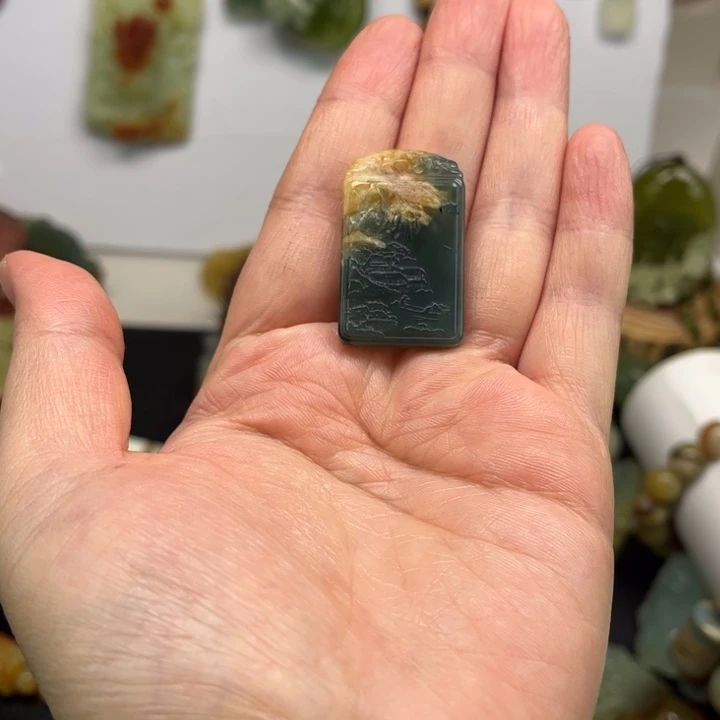 蛇纹石玉未镶嵌颈饰