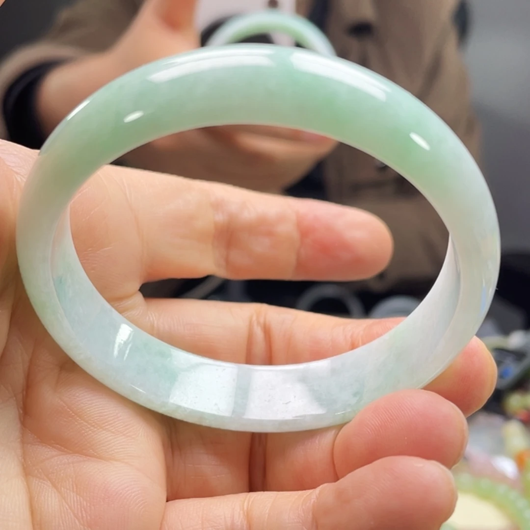 翡翠未镶嵌手镯翡翠