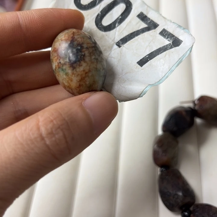 Q***L和田玉（糖玉）未镶嵌颈饰