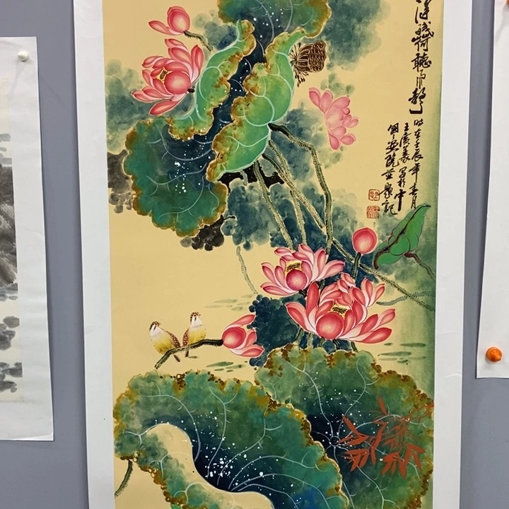 手绘作品等多种形式进行
