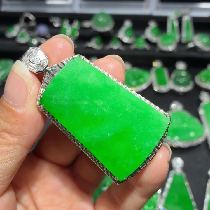 翡翠18K金镶嵌吊坠(不含链)翡翠