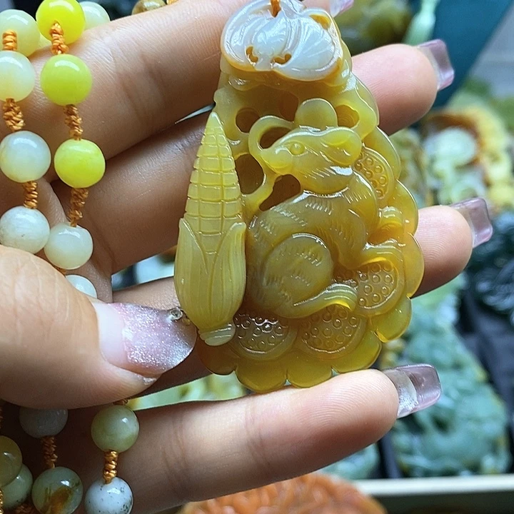 蛇纹石玉未镶嵌挂件