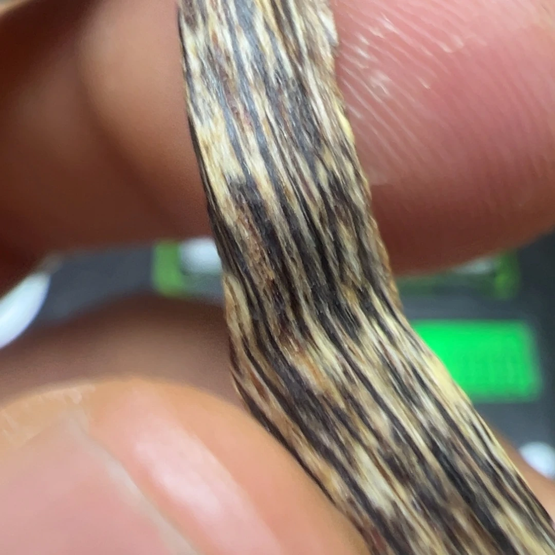 二***子沉香碎屑沉香海南黑棋树心油0.51g