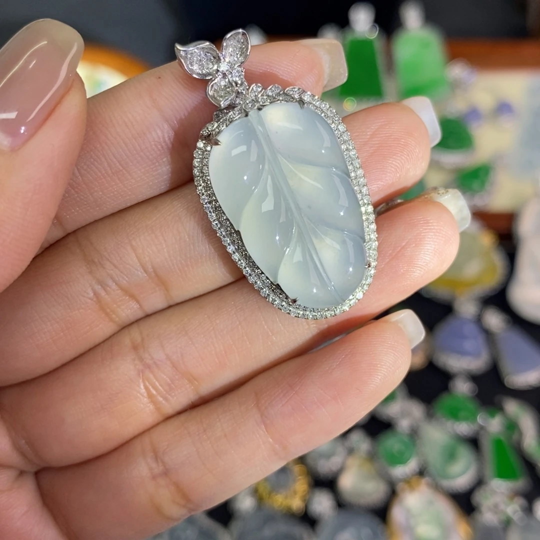 翡翠18K金镶嵌颈饰A货翡翠