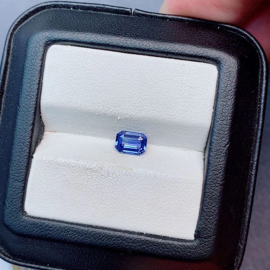 蓝宝石裸石1.04ct 无烧矢车菊