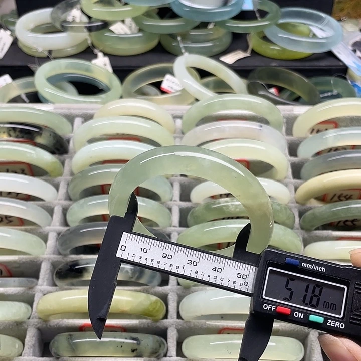 未镶嵌蛇纹石玉手镯140