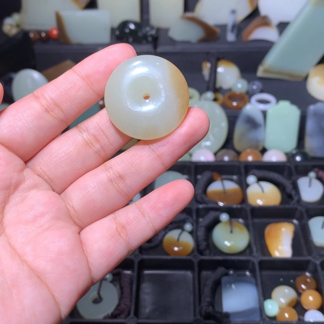 和田玉（青白玉）未镶嵌吊坠(赠链)