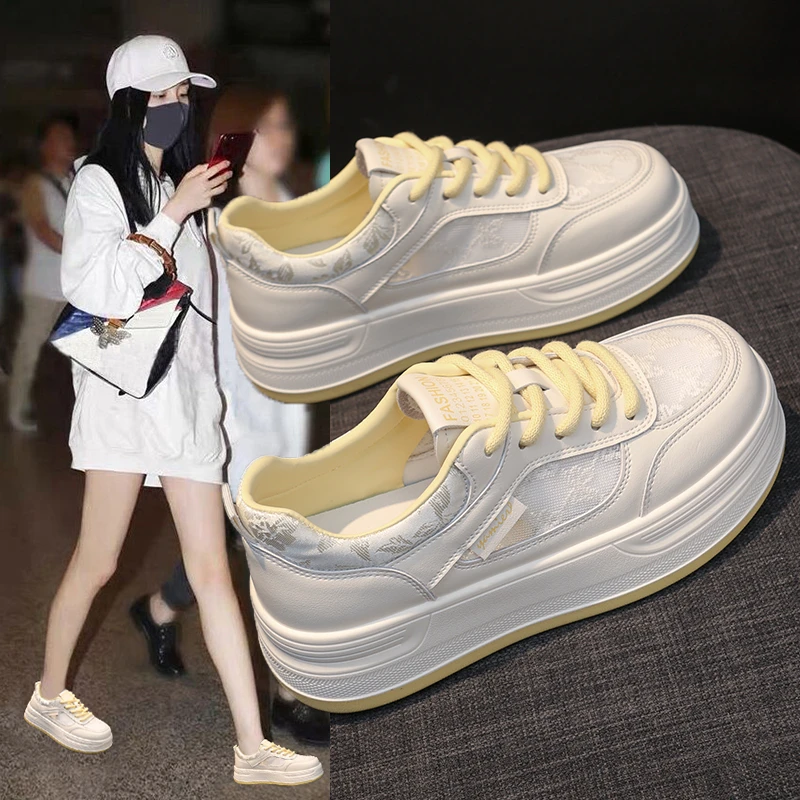 夏季薄款小白鞋女款2025新款配裙子网面透气学生厚底运动超火板鞋