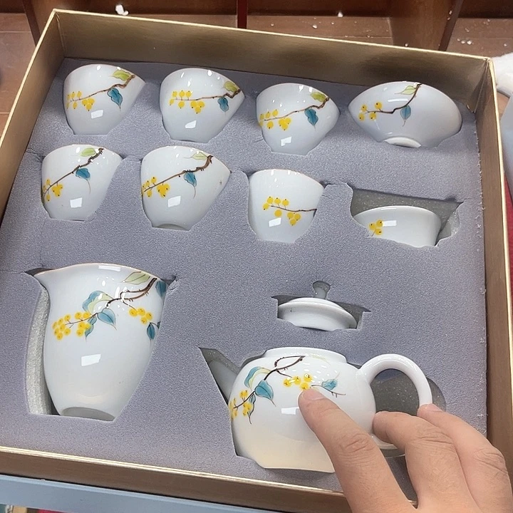 孤品茶具套装等。