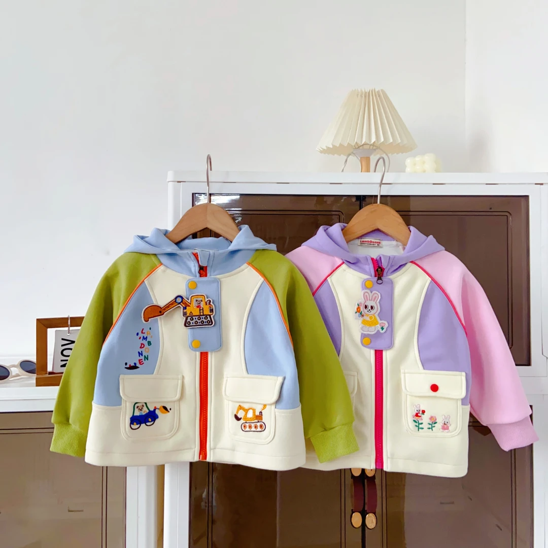 儿童童装风衣休闲撞色拼色春秋春款洋气春季韩版卡通拼接外套