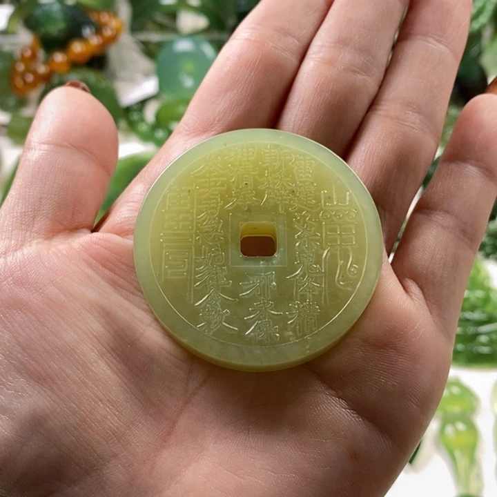 未镶嵌蛇纹石玉颈饰