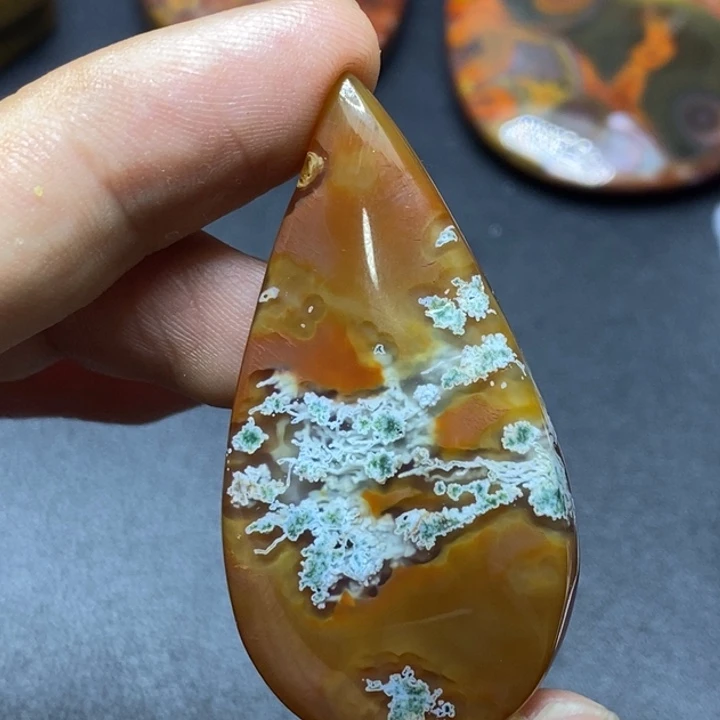 玛瑙/玉髓颈饰未镶嵌不*孬