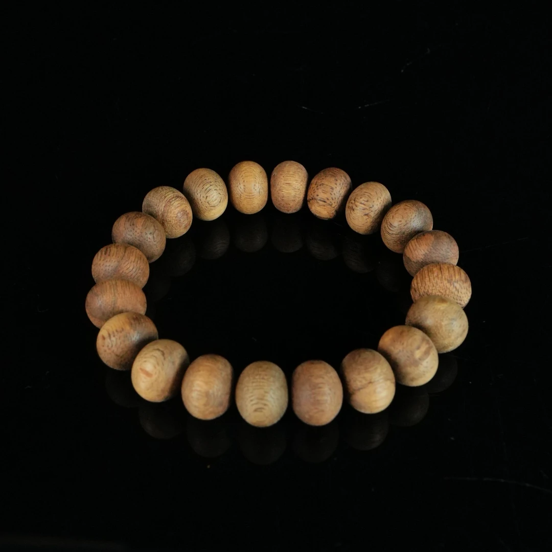 DY-A9904 惠安缅甸回流软丝老料沉香桶珠 1.29x1.03cm8.37g