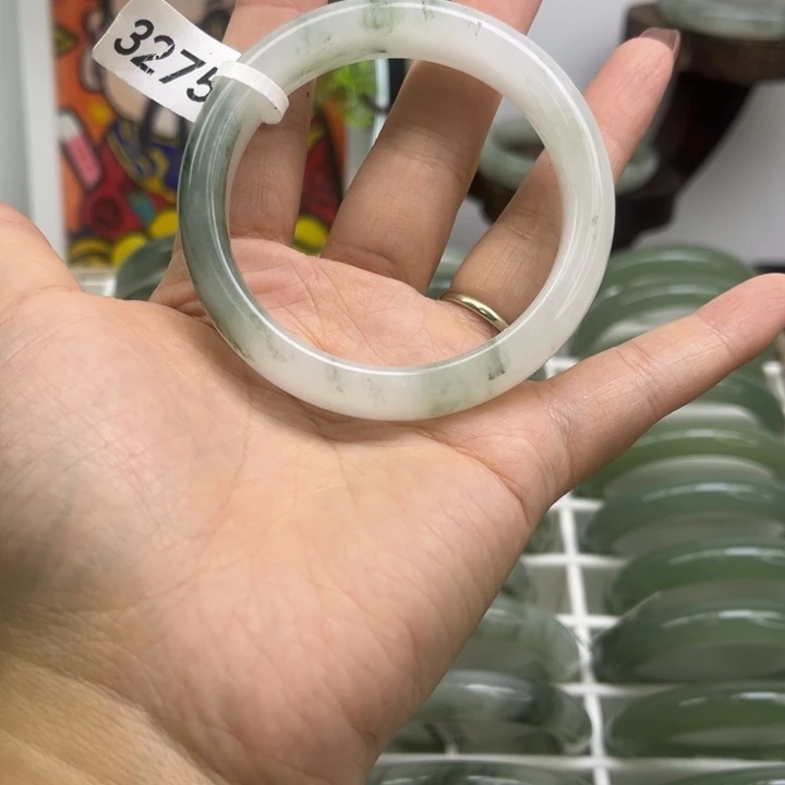 石英质玉未镶嵌手镯3275
