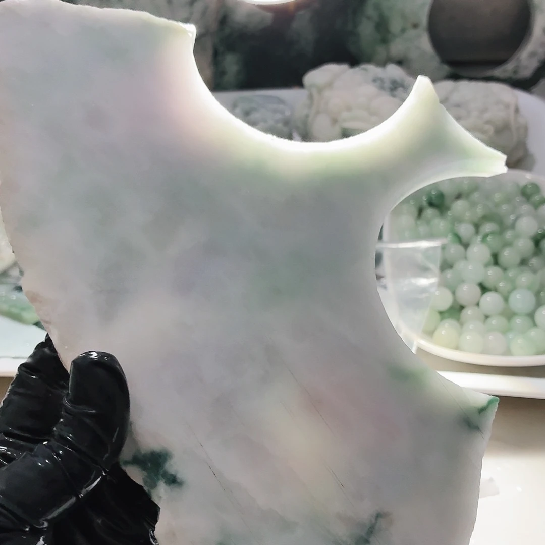 翡翠未镶嵌颈饰边角料