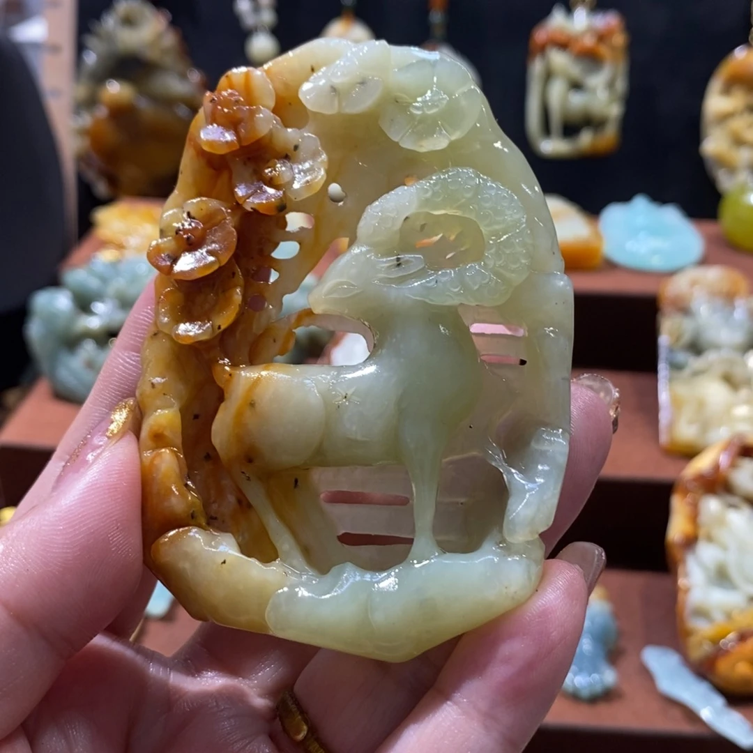 蛇纹石玉颈饰未镶嵌