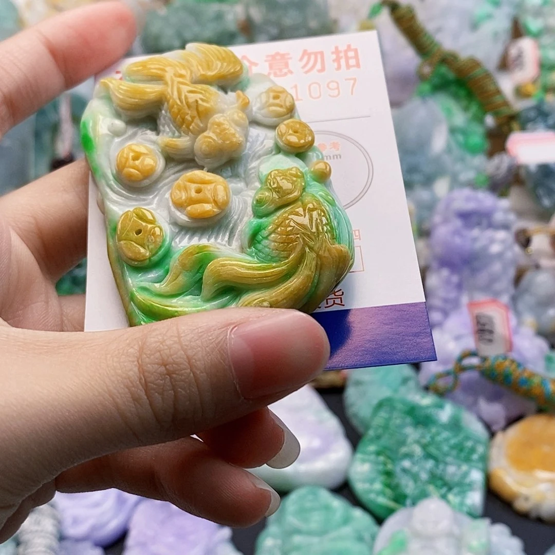 吊坠(不含链)未镶嵌翡翠