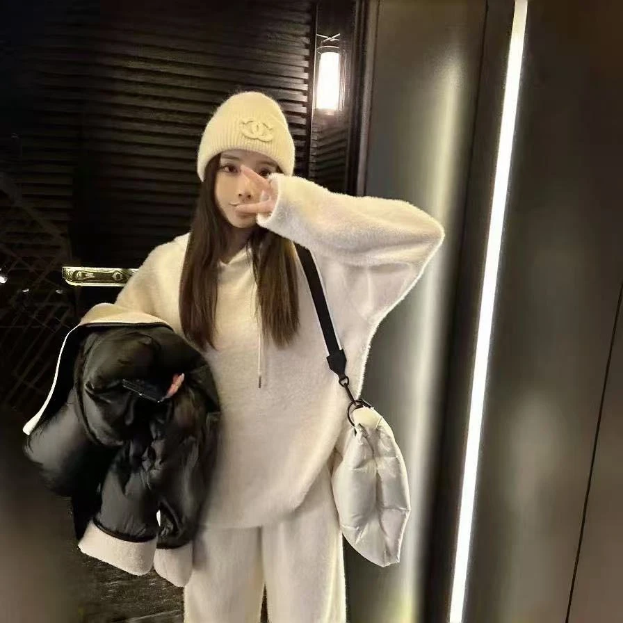 韩版慵懒风软糯毛绒连帽针织休闲套装秋冬季时尚宽松显瘦两件套女