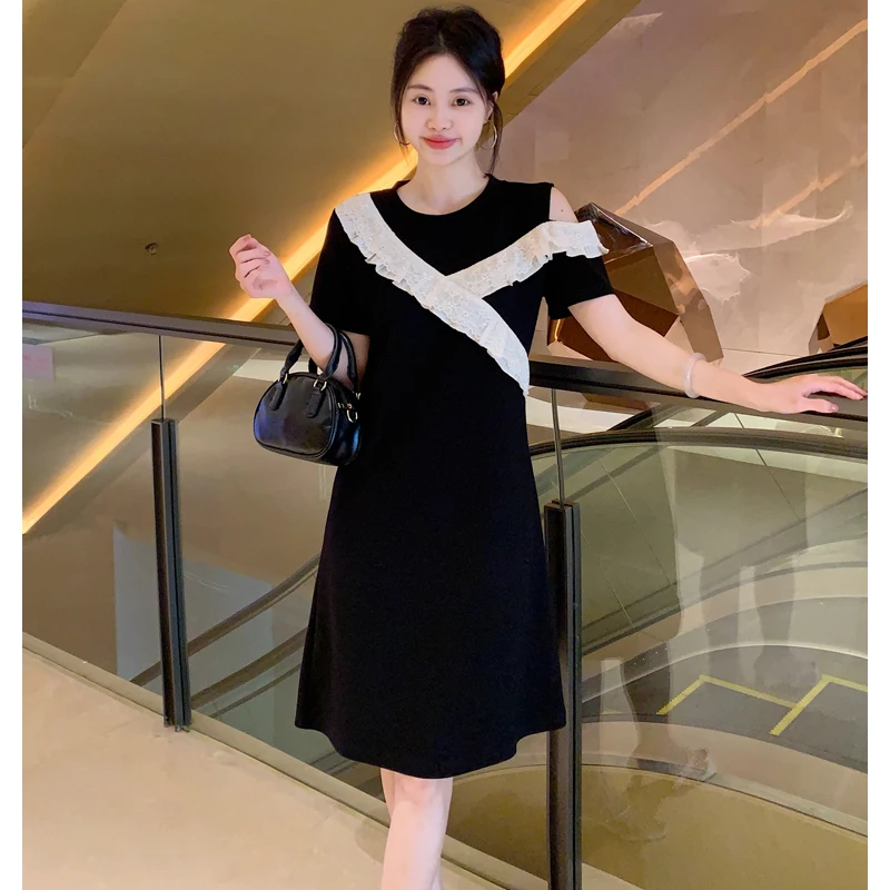 艾墨儿2025夏季新款遮肉显瘦中长款拼接露肩黑色连衣裙665