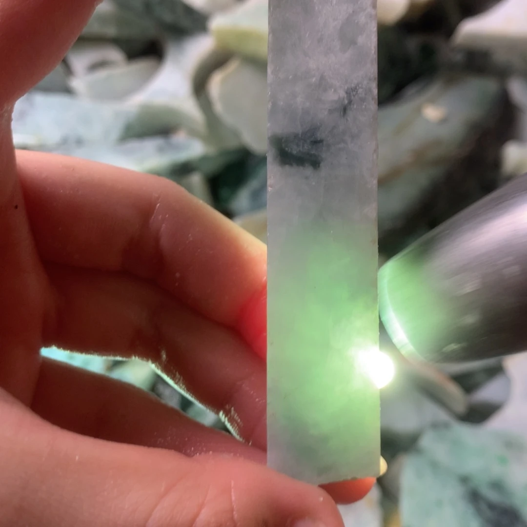 翡翠颈饰未镶嵌缅甸翡翠