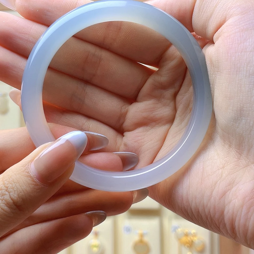 暖****玛瑙/玉髓手镯未镶嵌