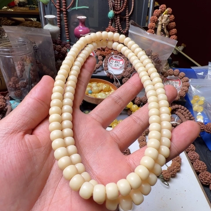 嘻***哈吊坠白玉菩提菩提