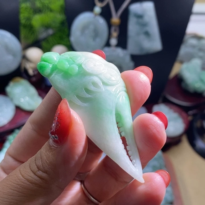 【闪购商品】颈饰未镶嵌翡翠螃蟹