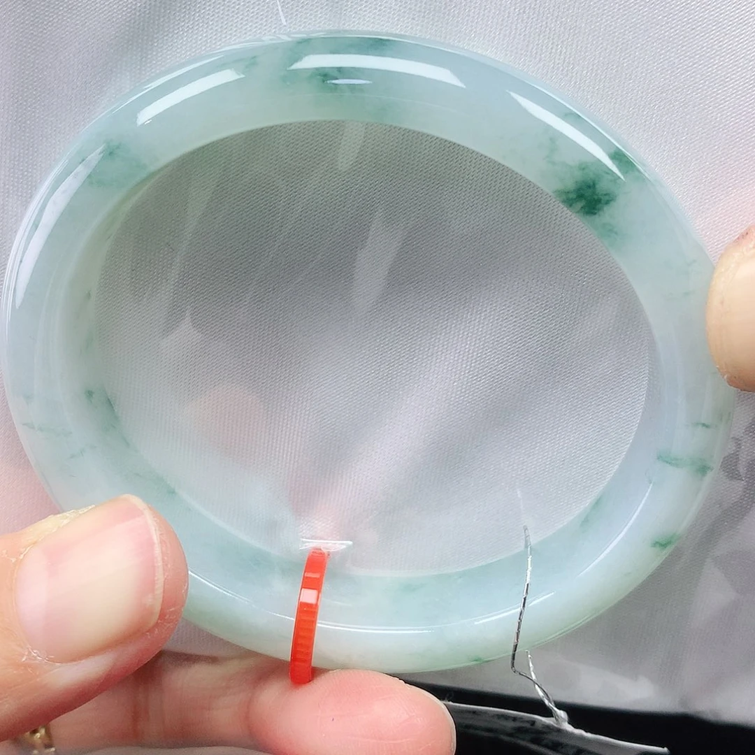 翡翠手镯未镶嵌53贵