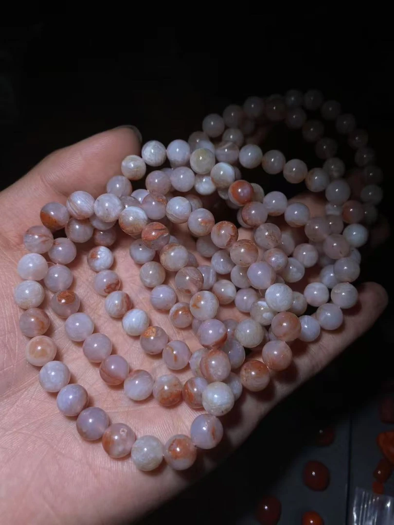 天然南红手串  多样性随机发货其中一条