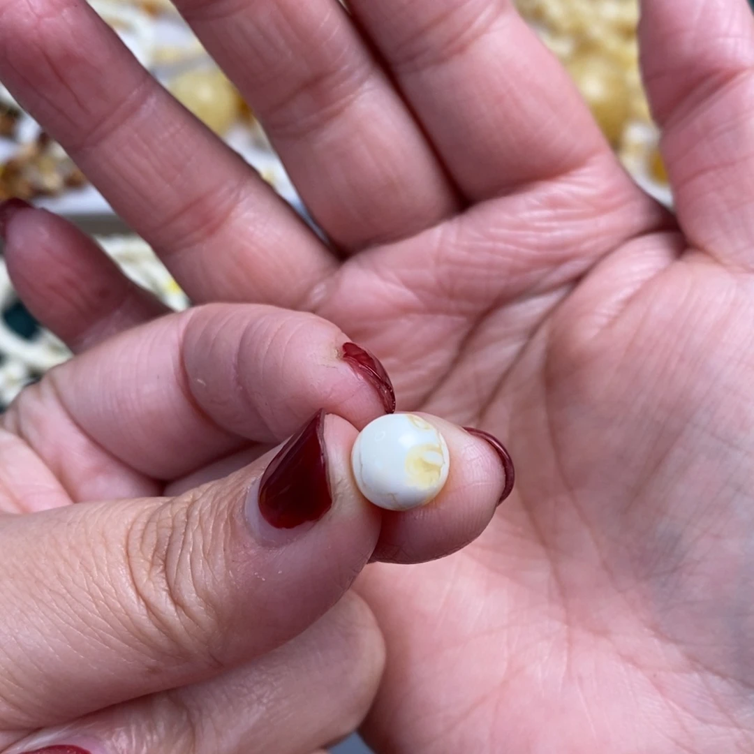 琥珀裸石未镶嵌寻**欲瓷白溶洞圆珠9