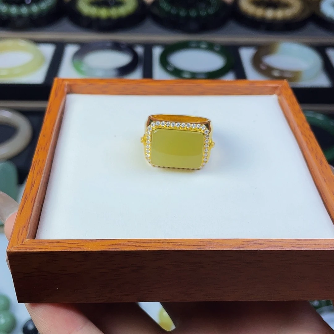 18K金镶嵌戒指和田玉·黄口男戒